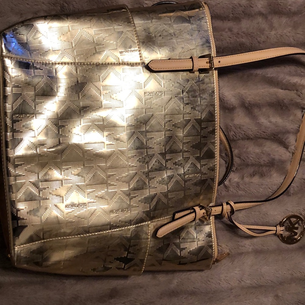 MK - Picture 2 of 3
